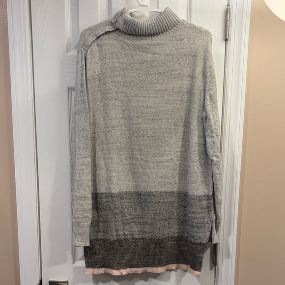 GAP Ribbed Knit Sweater in Gray - Picture 3 of 7